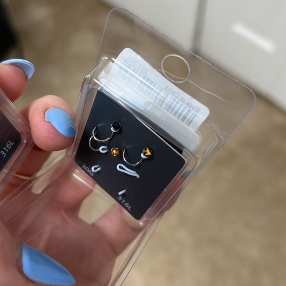 Spencer’s Nose Rings - Picture 2 of 3